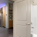1br Uptown, Pool, Wine, Near Convention Center_311 Apartment