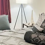 Luxury Executive 2 Bedroom/2 Bathroom Boutique Apt