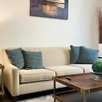 Luxury Executive 2 Bedroom/2 Bathroom Boutique Apt