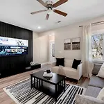 Brand New Cozy Modern W/hot Tub+movieroom 7 Min From Uptown *