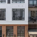 Spacious 2Bd With Private Balcony And Free Parking