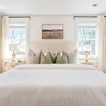 Holiday home Brand New Cozy Modern W/hot Tub+movieroom 7 Min From Uptown