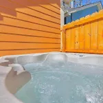 Brand New Cozy Modern W/hot Tub+movieroom 7 Min From Uptown Holiday home *