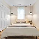 Brand New Cozy Modern W/hot Tub+movieroom 7 Min From Uptown Holiday home Charlotte