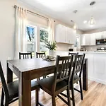 Holiday home Brand New Cozy Modern W/hot Tub+movieroom 7 Min From Uptown *