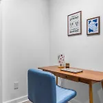5bd Vibrant Haven: Basketball - 10mins To Airport Holiday home *