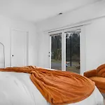 Holiday home 5bd Vibrant Haven: Basketball - 10mins To Airport Charlotte