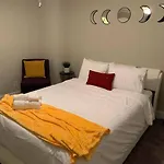 Good Vibe In The Heart Of Plaza/Midwood Area