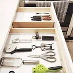 Apartment New Stylish Getaway- 5 Mil To Uptown/3 Smart Tvs! *
