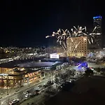 Luxury Apartment With Private Balcony And Amazing City Views