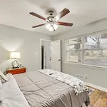 Holiday home Updated W/ Yard ~ 3 Mi To Uptown!