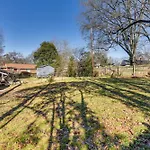 Holiday home Updated W/ Yard ~ 3 Mi To Uptown! *