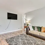 Updated W/ Yard ~ 3 Mi To Uptown! * Charlotte