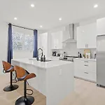 Stylish Modern 3br 3,5ba Townhouse In *