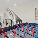 Stylish Modern 3br 3,5ba Townhouse In