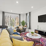 Stylish Modern 3br 3,5ba Townhouse In Apartment
