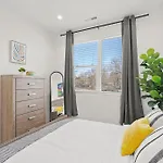 Stylish Modern 3br 3,5ba Townhouse In