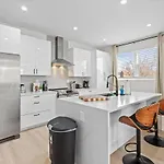 Elegant 3br3.5ba Modern Townhouse *