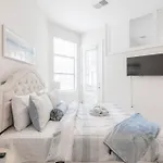 Charming Cozy With Wi-fi & Free Parking Charlotte