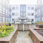 Apartment Charming Cozy With Wi-fi & Free Parking *