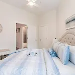 Charming Cozy With Wi-fi & Free Parking Apartment Charlotte
