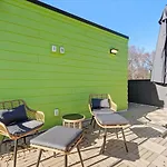 Stylish Modern 3br 3,5ba Townhouse In *