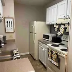 *New* Cozy & Luxe 2Bed Apt W/ Patio And Work Space
