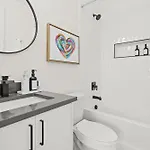 Stylish Modern 3br 3,5ba Townhouse In Charlotte