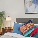 Stylish Modern 3br 3,5ba Townhouse In