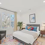 Stylish Modern 3br 3,5ba Townhouse In