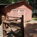 Private Single Level Standalone House Large Lot - 3 Bedrooms Holiday home