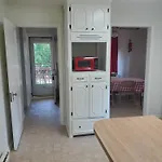 Private Single Level Standalone House Large Lot - 3 Bedrooms Holiday home