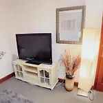 Cozy One Bedroom King Suite-- Walking Distance To Uptown And Restaurants