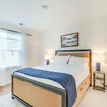 Charming Townhome: 6 Mi To Downtown! * Charlotte