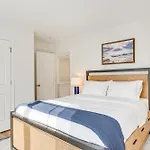 Holiday home Charming Townhome: 6 Mi To Downtown! *