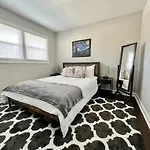 Gated 2Br Condo I 5 Min Uptown