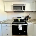 Gated 2br I 5 Min Uptown Apartment