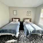Gated 2br I 5 Min Uptown Apartment Charlotte