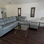 Haven - Uptown/airport Corridor Holiday home *
