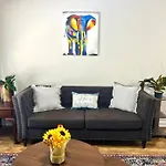 Condo 5 Min Uptown I Fast Wi-Fi & Private Patio