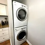 5 Min Uptown I Fast Wi-fi & Private Patio * Charlotte