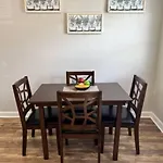 Apartment 5 Min Uptown I Fast Wi-fi & Private Patio
