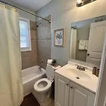 Apartment 5 Min Uptown I Fast Wi-fi & Private Patio Charlotte