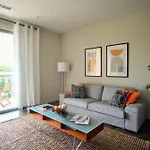 Apartment League Flats Uptown At West Trade Street *