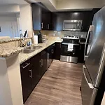 Spacious 2 Bed, 2 Bath Uptown Gem In The Heart Of The City-parking-wi-fi-balcony-walk To Boa Stadium * Charlotte