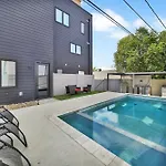 406 Katonah Amazing Location Rooftop Patio Views And A Gym *