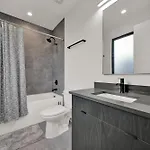 406 Katonah Amazing Location Rooftop Patio Views And A Gym Holiday home Charlotte