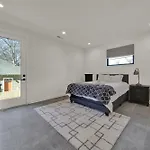 Holiday home 406 Katonah Amazing Location Rooftop Patio Views And A Gym *