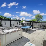 Holiday home 906 Westbrook B Views Rooftop Hot Tub And Short Walk To Stadium Charlotte