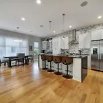 906 Westbrook B Views Rooftop Hot Tub And Short Walk To Stadium Holiday home